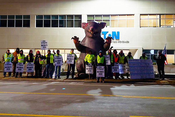 IAM Local 388, 1191 Members in Iowa Continue to Stand Strong for Fair Contract at Eaton